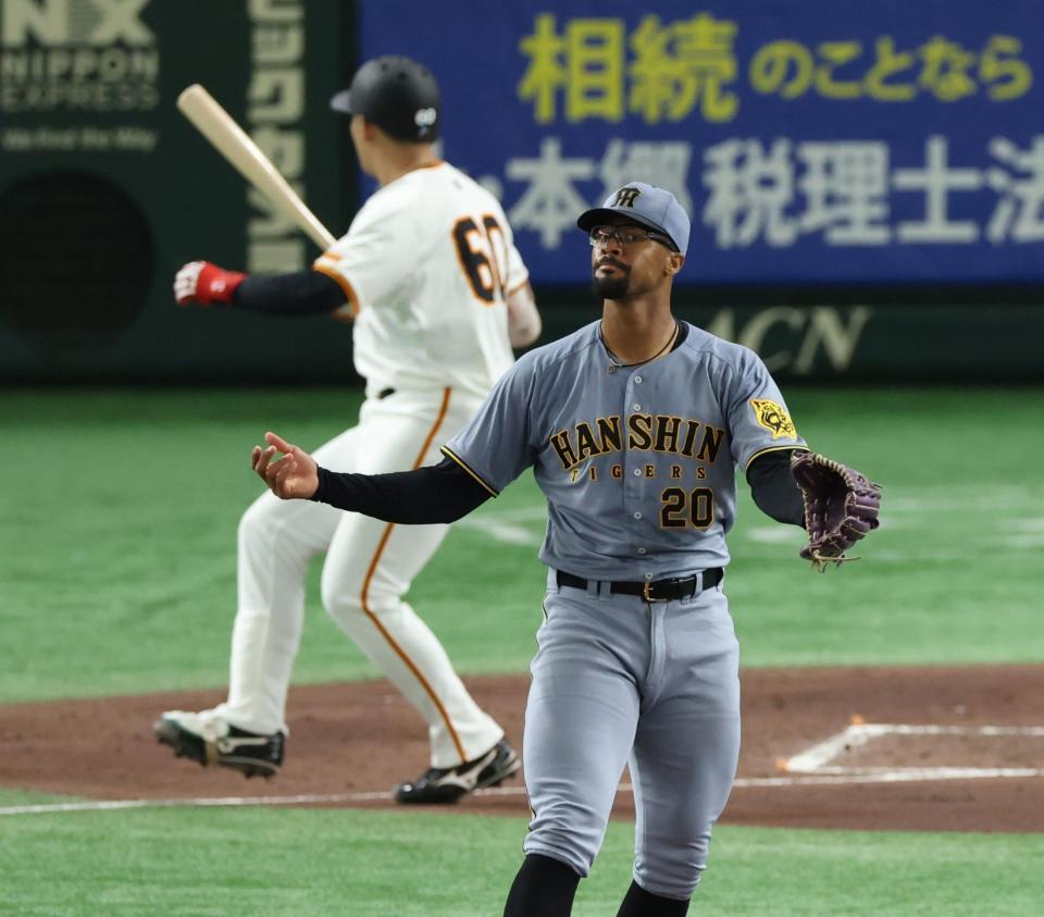 　３回、荒巻を空振り三振にしとめるデュプランティエ（撮影・金田祐二）