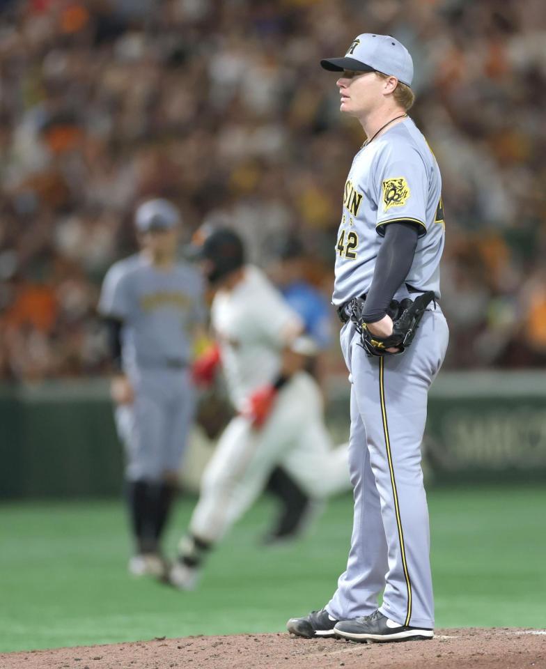 　７回、リチャードに同点３ランを浴びたネルソン（撮影・西岡正）