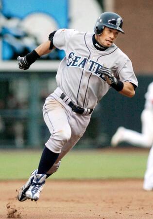　２００７年のオールスター戦で史上初のランニング本塁打を放ったイチロー（共同）