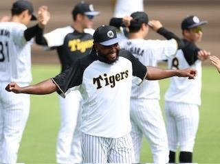 　練習中に笑顔を見せるドリス