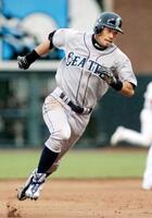　２００７年のオールスター戦で史上初のランニング本塁打を放ったイチロー（共同）