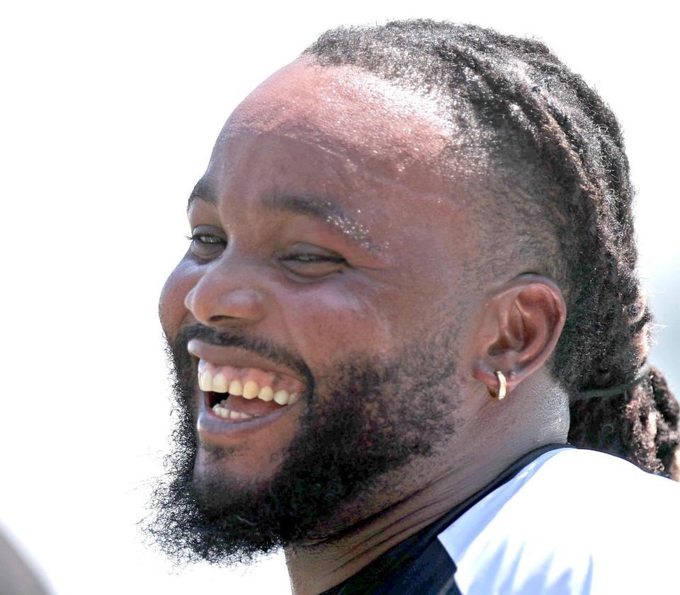 　練習中、満面の笑みを見せるドリス（撮影・北村雅宏）