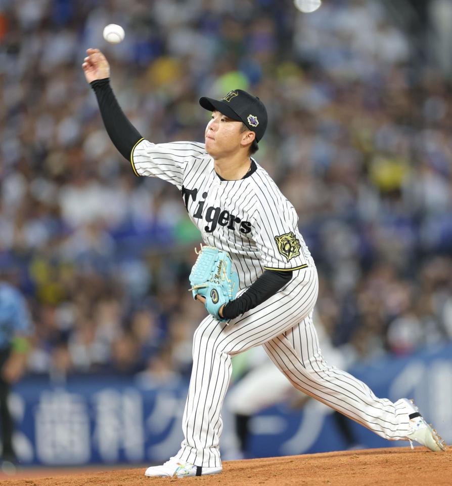 　２回、万波に５６ｋｍのスローボールを投げた村上（撮影・西岡正）