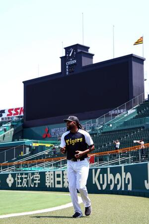 　ランニングするドリス（撮影・山口登）