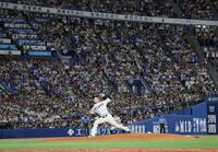 　６回に登板した及川（撮影・西岡正）