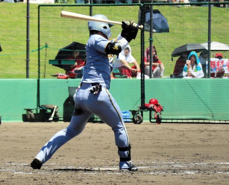 　３回、適時打を放った前川