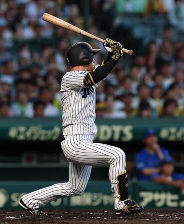 　２回、適時打を放つ近本（撮影・北村雅宏）