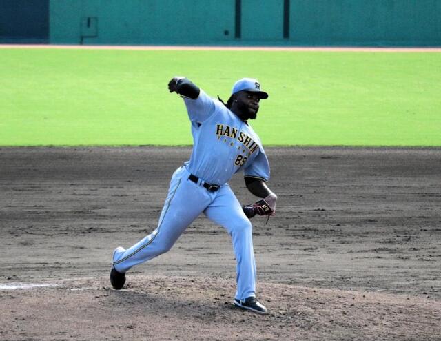 阪神・ドリスが加入後初登板 1回無失点で最速は151キロ/阪神