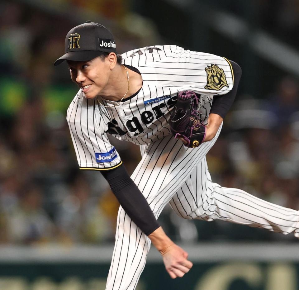 　６回途中から登板する湯浅（撮影・北村雅宏）