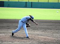 　力投するドリス