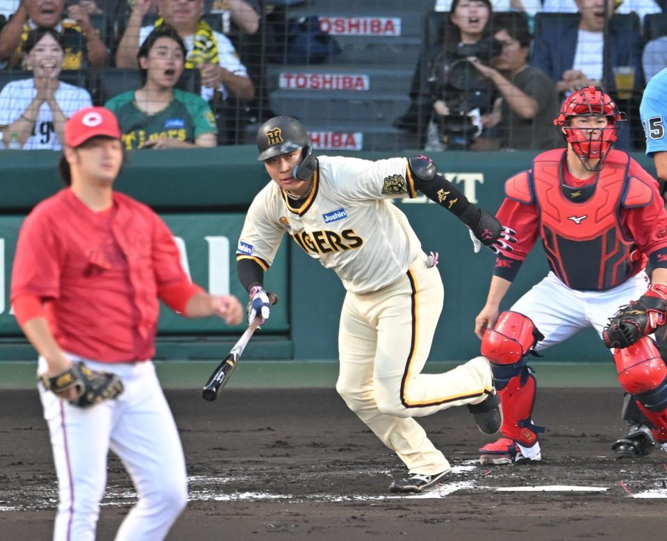 　１回、先制打を放つ大山（撮影・飯室逸平）