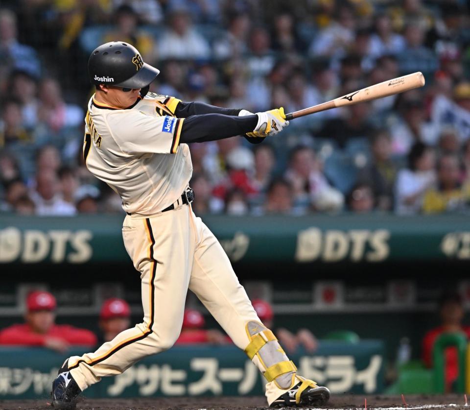 　３回、左前打を放つ森下（撮影・西田忠信）