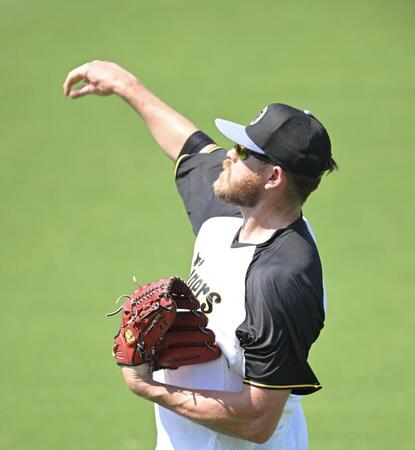 　キャッチボールするビーズリー