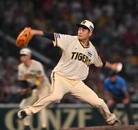 　力投する先発の大竹（撮影・西田忠信）