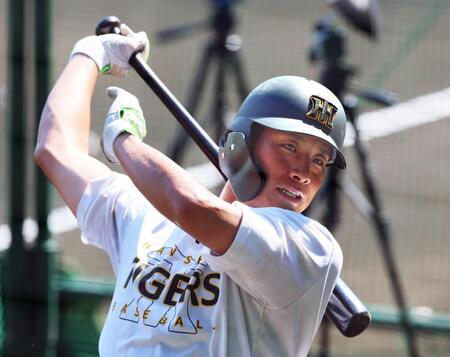 　ティー打撃で汗を流す木浪（撮影・立川洋一郎）