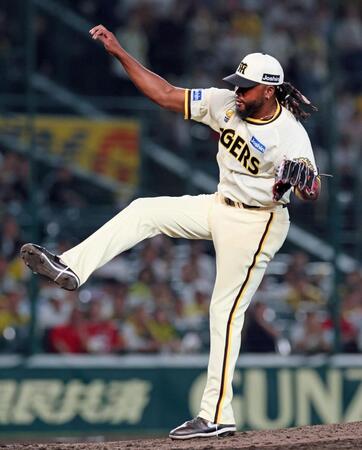 　９回に登板し無失点に抑えたドリス（撮影・立川洋一郎）