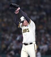 　５回、森に２点適時二塁打を浴びたネルソン（撮影・北村雅宏）