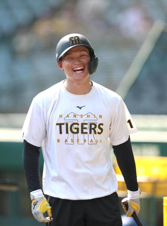 　練習中に笑顔を見せる森下（撮影・北村雅宏）