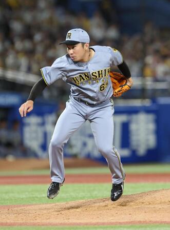 　８回に登板した石井（撮影・佐々木彰尚）