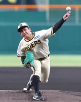 　先発し粘投する伊原（撮影・北村雅宏）