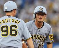 　２回、右越え打を放った伊藤将（撮影・佐々木彰尚）