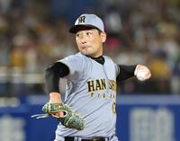 　９回に登板した岩崎（撮影・佐々木彰尚）
