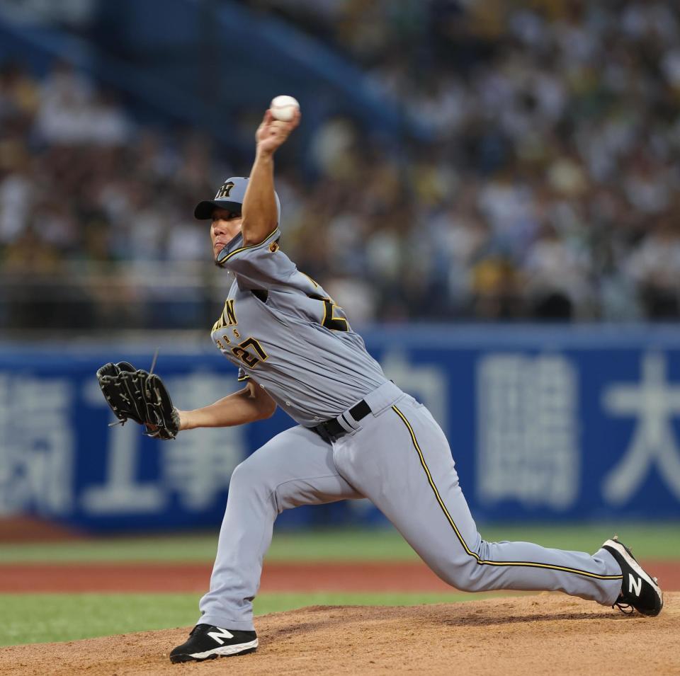 　ヤクルト打線相手に好投する伊藤将（撮影・佐々木彰尚）