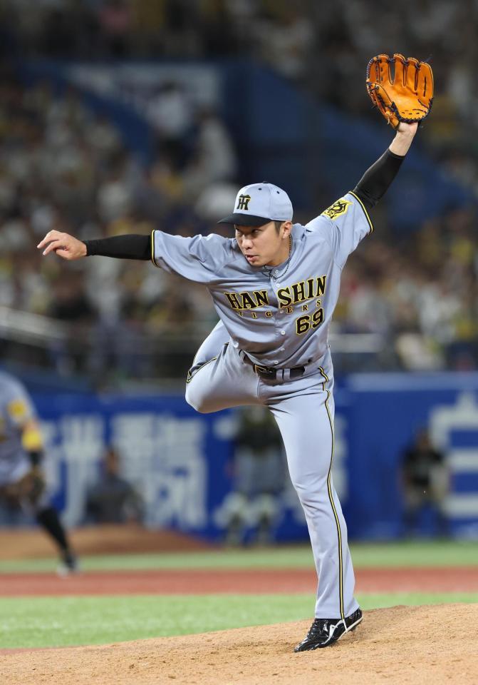 　８回に登板した石井（撮影・佐々木彰尚）