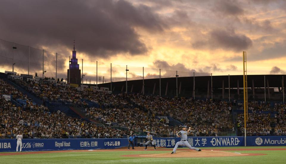 　ヤクルト打線相手に好投する伊藤将（撮影・佐々木彰尚）