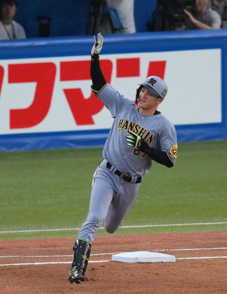 　２回、ソロを放った高寺（撮影・堀内翔）