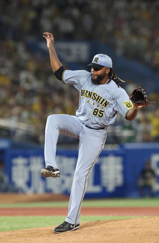 　８回に登板したドリス（撮影・佐々木彰尚）