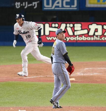 　５回、奥川（後方）に二塁打を打たれた門別（撮影・堀内翔）