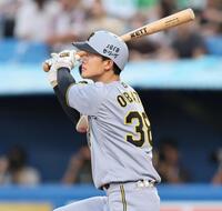 　２回、ソロを放つ小幡（撮影・田中太一）