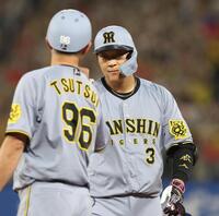 　８回、適時打を放った大山（撮影・佐々木彰尚）