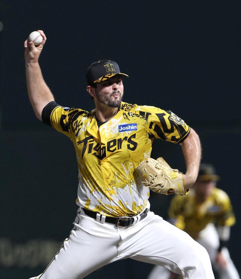 　７回から登板するハートウィグ（撮影・北村雅宏）