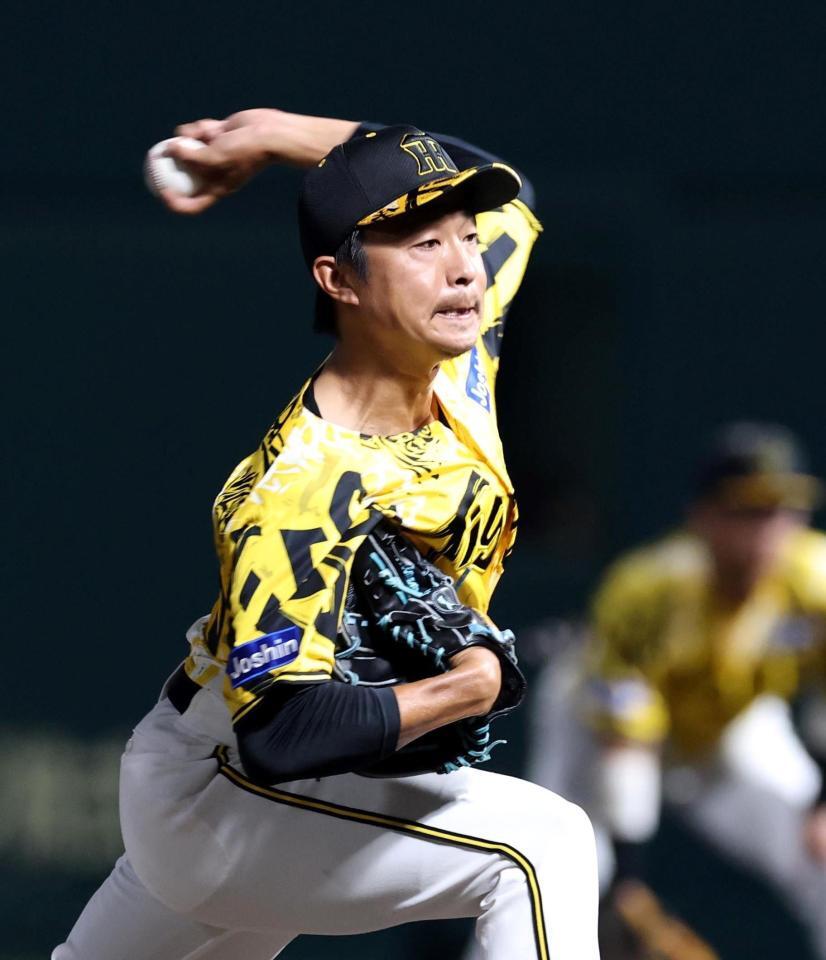 　６回から登板する島本（撮影・北村雅宏）