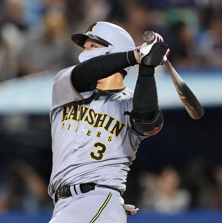 　６回、ソロを放つ大山（撮影・田中太一）