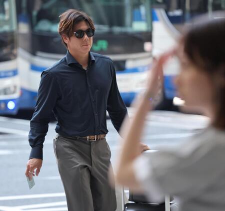 　名古屋へ向かう梅野（撮影・田中太一）