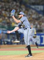 　４回に崩れたビーズリー（撮影・佐々木彰尚）