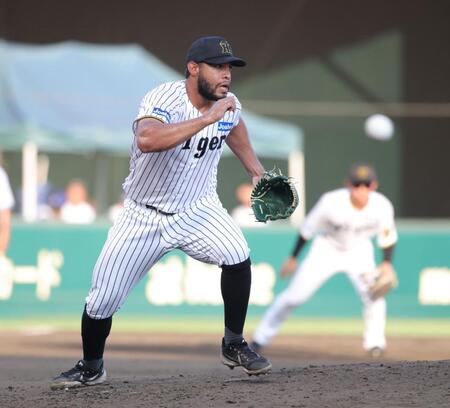 　４回、２番手で登板したベタンセス（撮影・坂部計介）