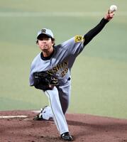 　先発し投げ込む高橋（撮影・田中太一）