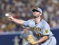 　７回から登板するハートウィグ（撮影・北村雅宏）