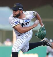 　４回、２番手で登板したベタンセス（撮影・坂部計介）