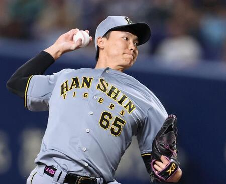 　８回を無失点に抑える湯浅（撮影・田中太一）