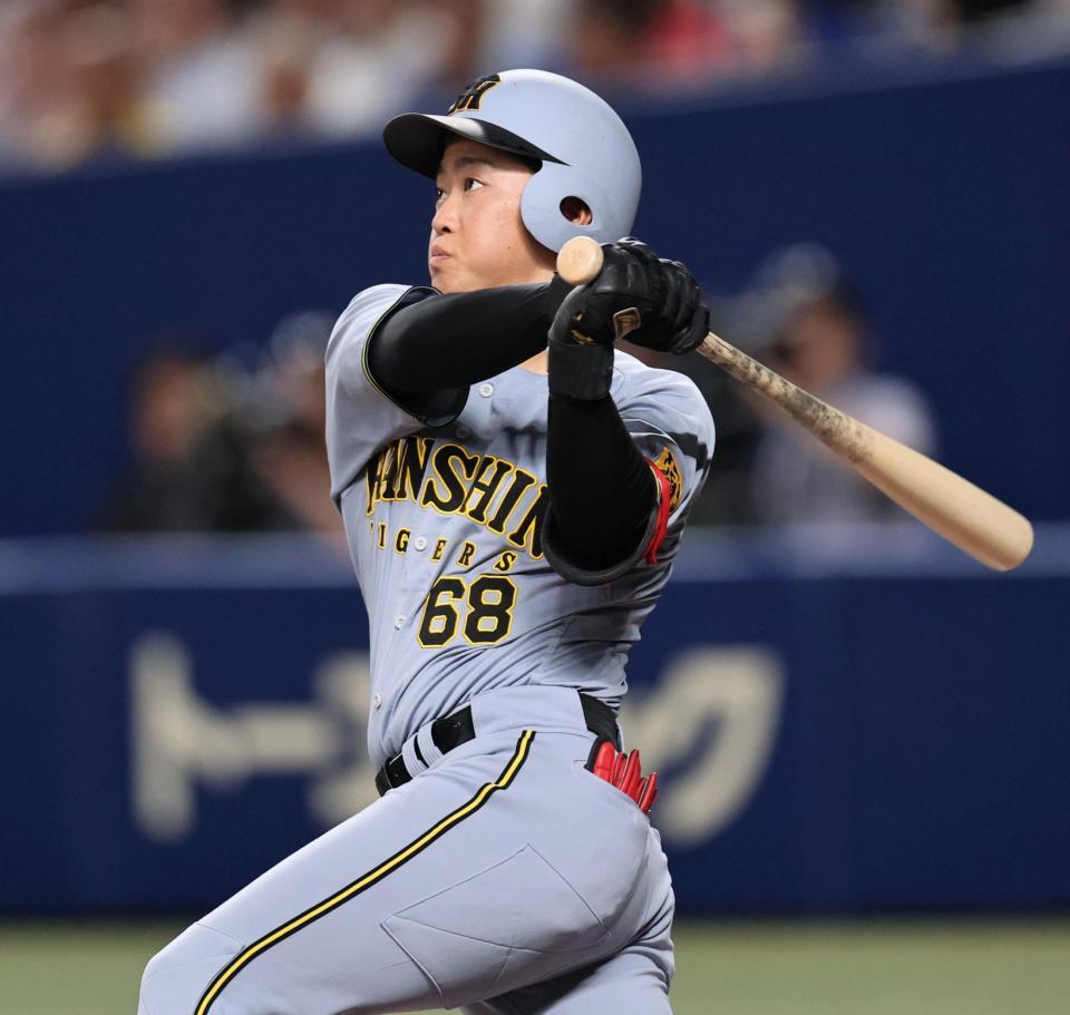 　２回、ソロを放つ中川（撮影・田中太一）