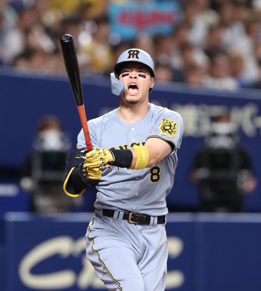 阪神 佐藤輝明がバックスクリーンへ2試合ぶりの一発 自身初の
