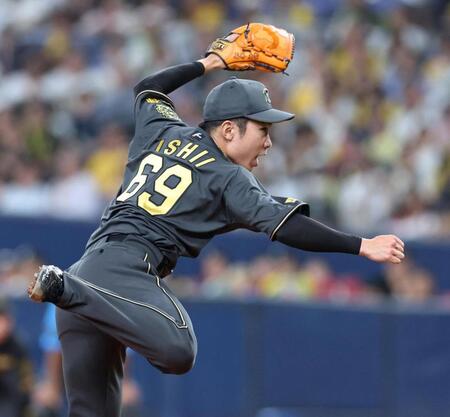 　１０回から登板する石井（撮影・北村雅宏）