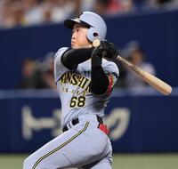 　２回、ソロを放つ中川（撮影・田中太一）