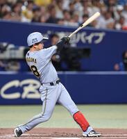 　２回、同点ソロを放つ中川（撮影・北村雅宏）