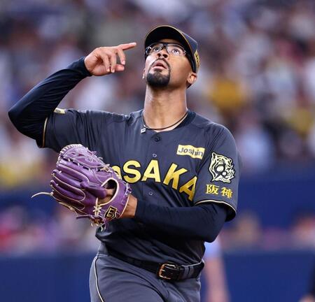 　４回、デュプランティエは山田に同点犠飛を許す（撮影・山口登）